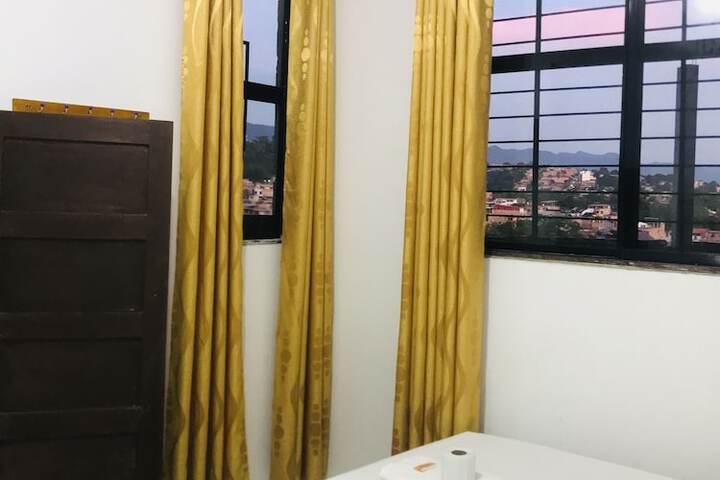 Room 3 of 18
