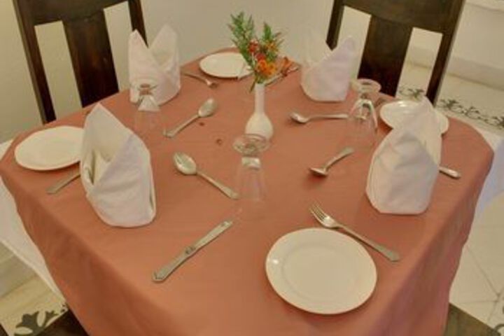 Dining 7 of 21