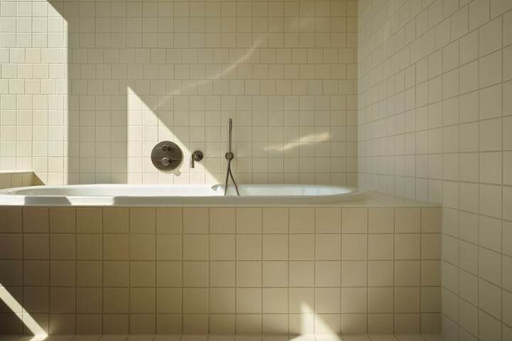 Room 28 of 75
