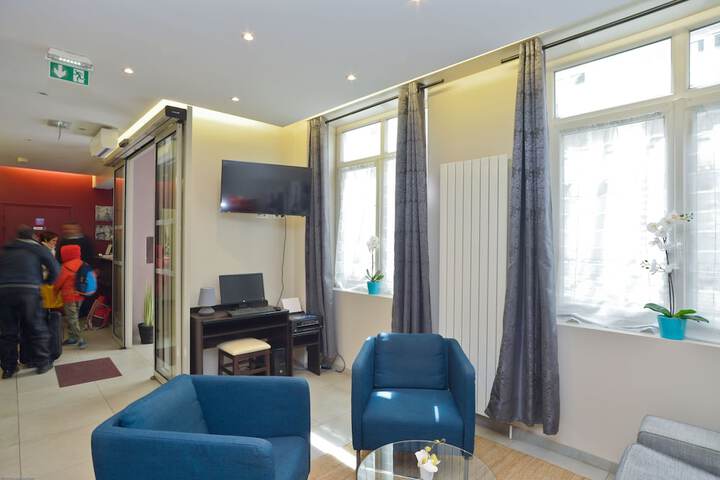 Entrance & Lobby