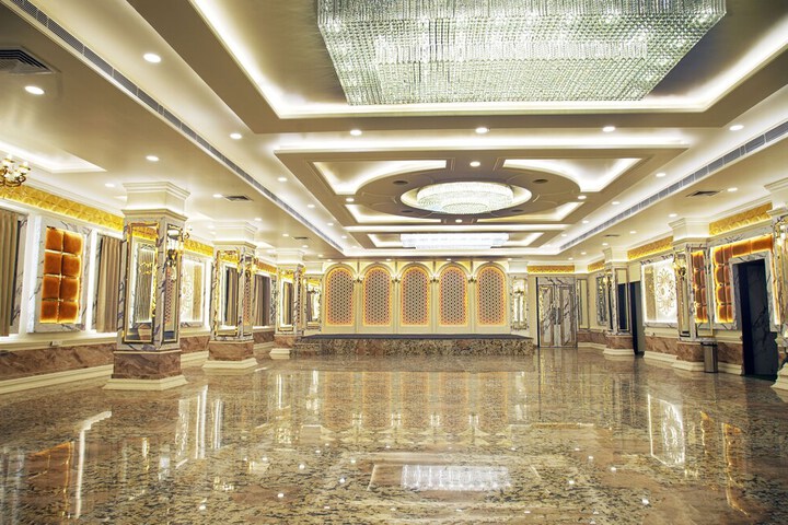 Ballroom/Hall 18 of 22