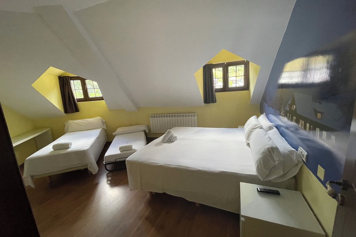 Room 12 of 108