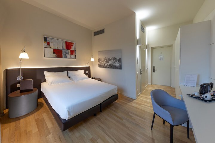 Room 20 of 48