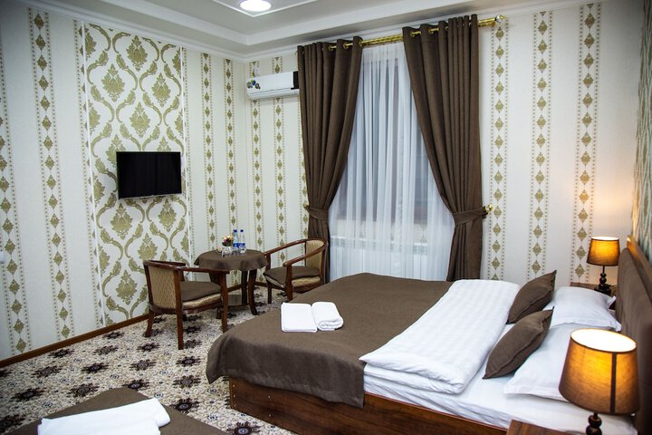 Room 10 of 17