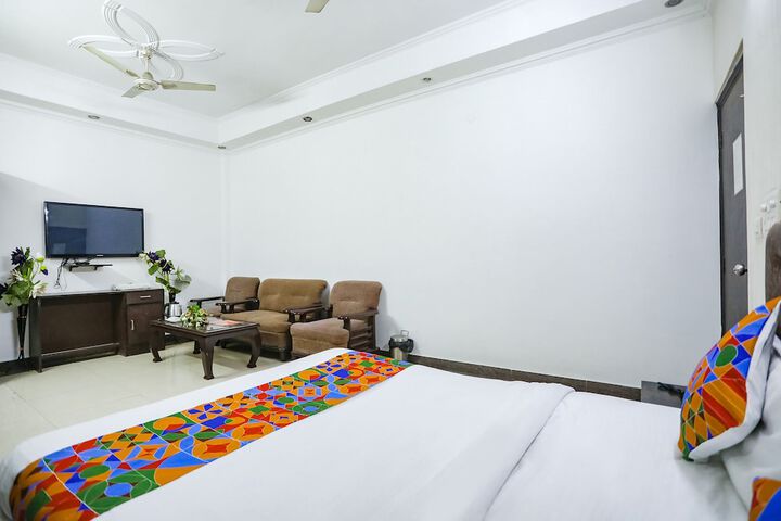 Room 13 of 31