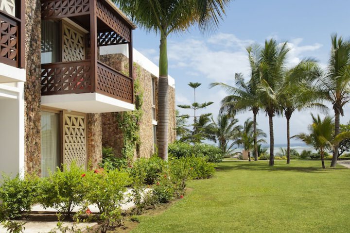Hotel Exterior 163 of 181