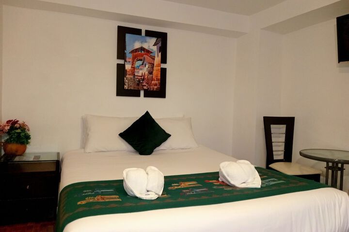 Room 8 of 33