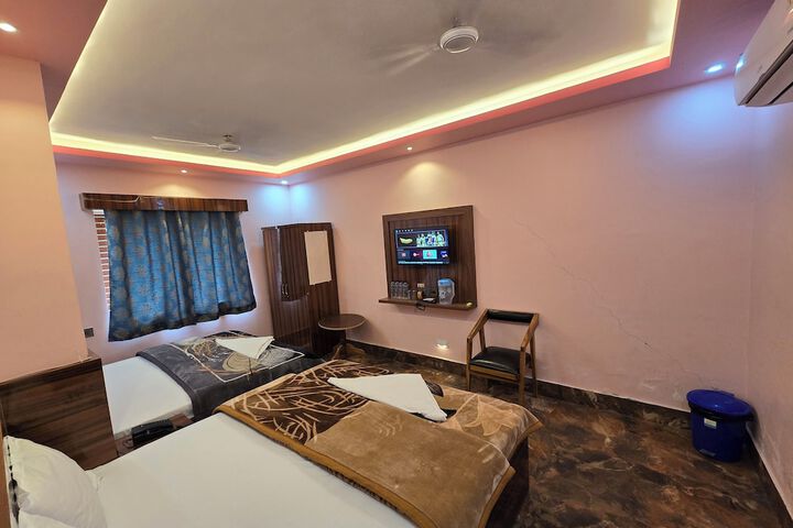 Room 8 of 31