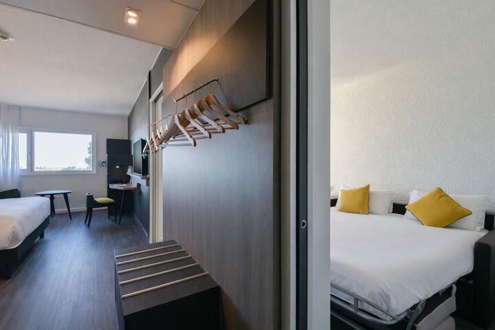Room 32 of 95