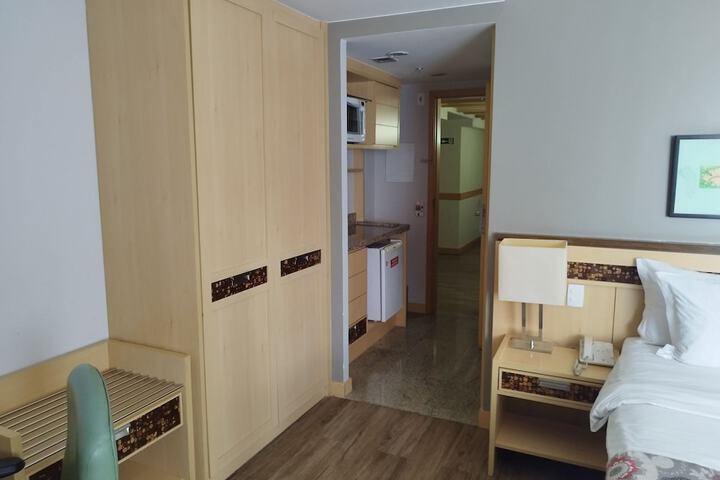 Room 7 of 24