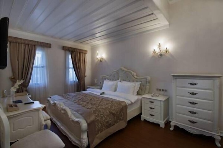 Room 10 of 21