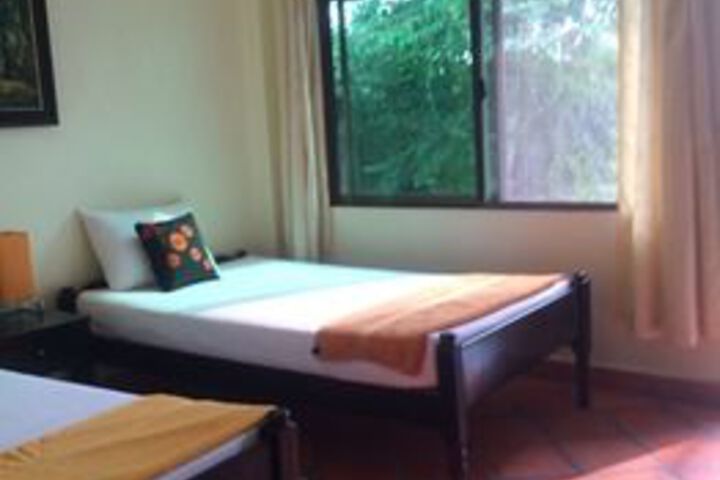 Room 8 of 40