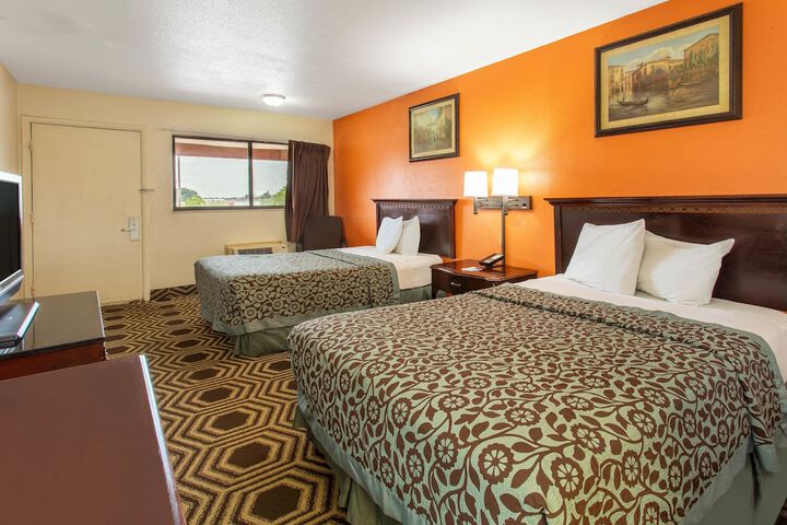 Double Accessible King Size Bed (4 of 7)