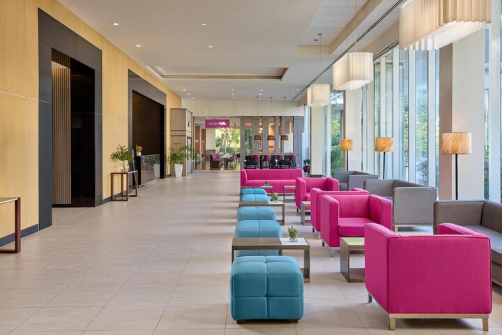 Entrance & Lobby