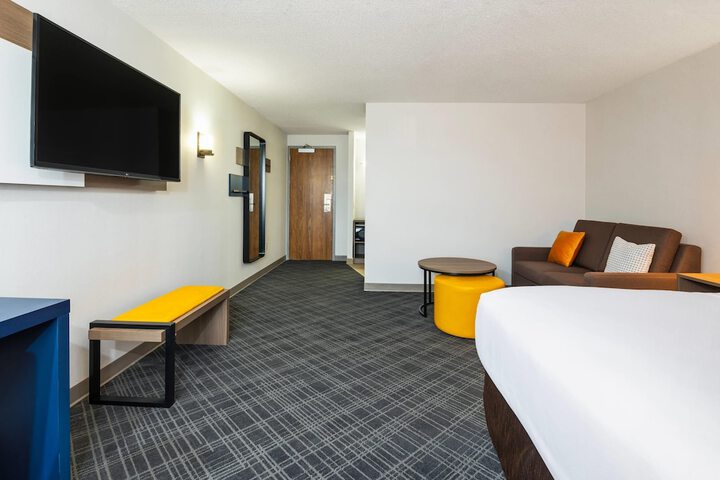 Room 14 of 60