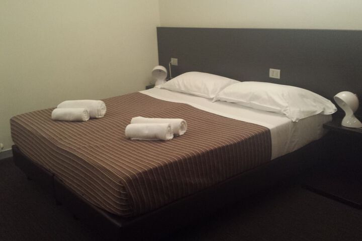 Room 7 of 26