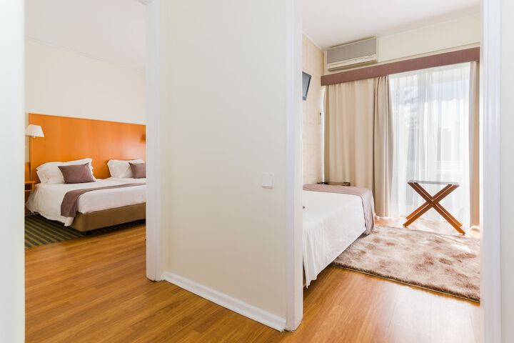 Room 14 of 108