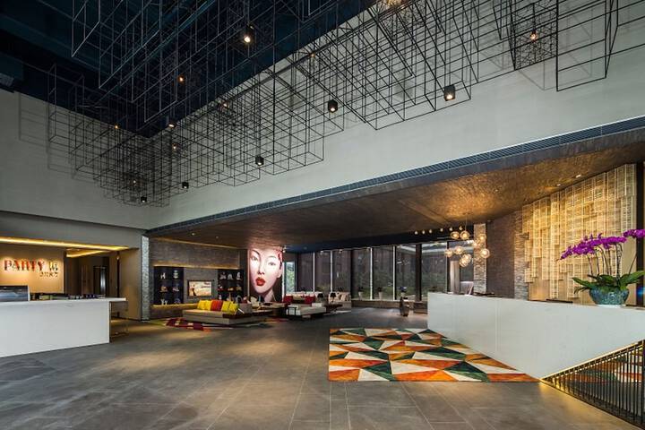 Guest Lobby