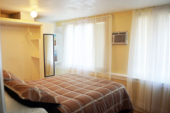 Room 8 of 139