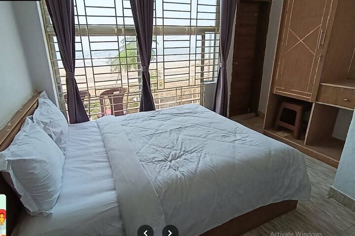 Room 2 of 25
