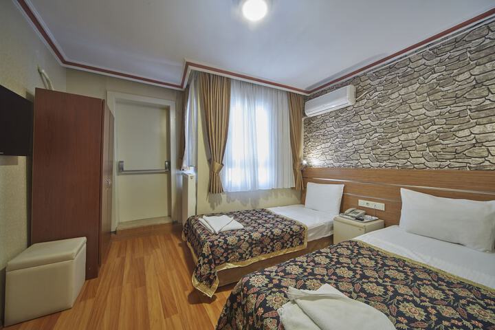 Room 17 of 42