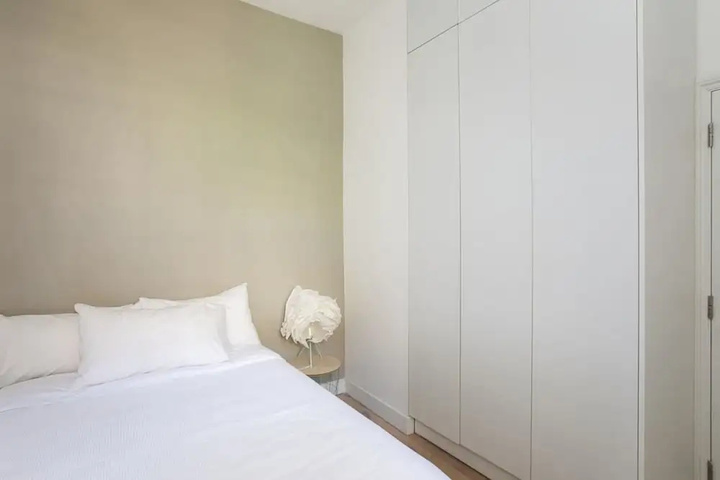 Room 2 of 17