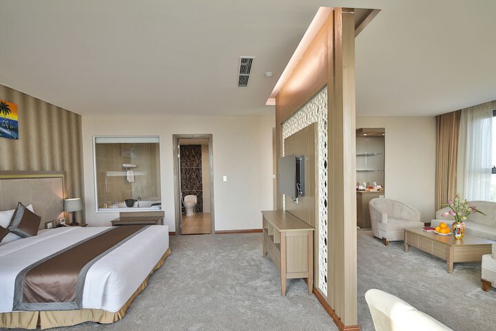 Room 28 of 84
