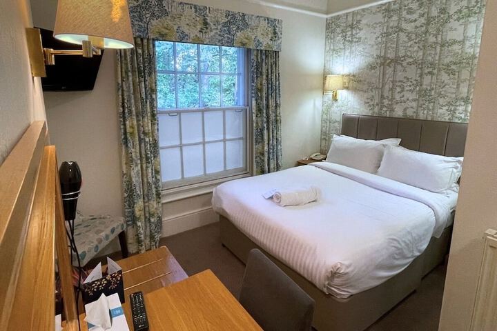 Room 9 of 36