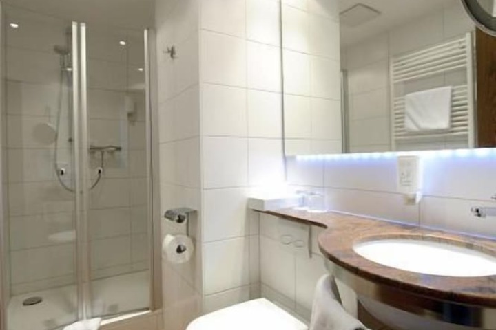 Room 14 of 23