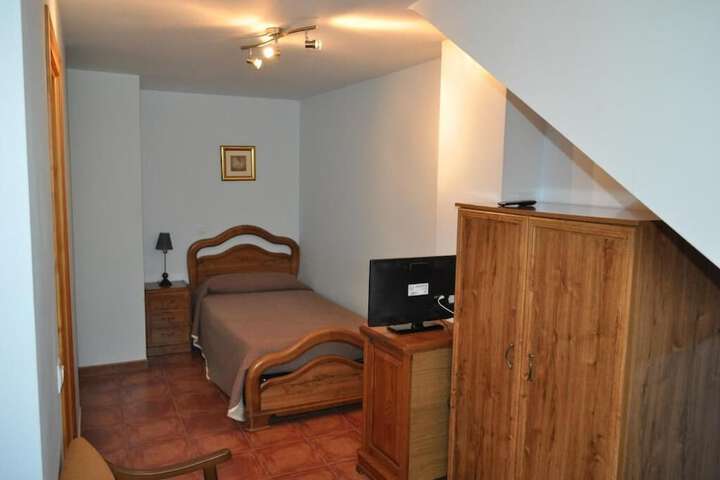 Room 15 of 25