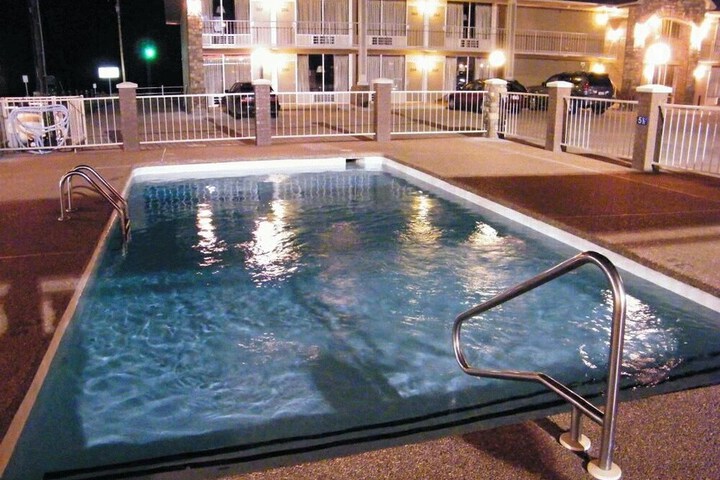 Pool 13 of 26
