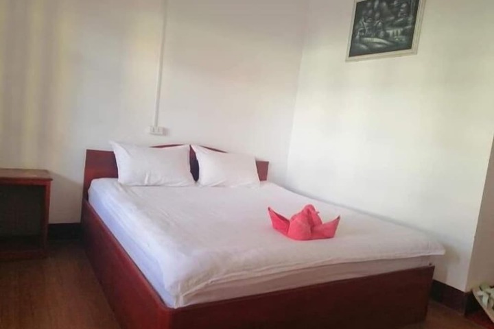Room 4 of 15