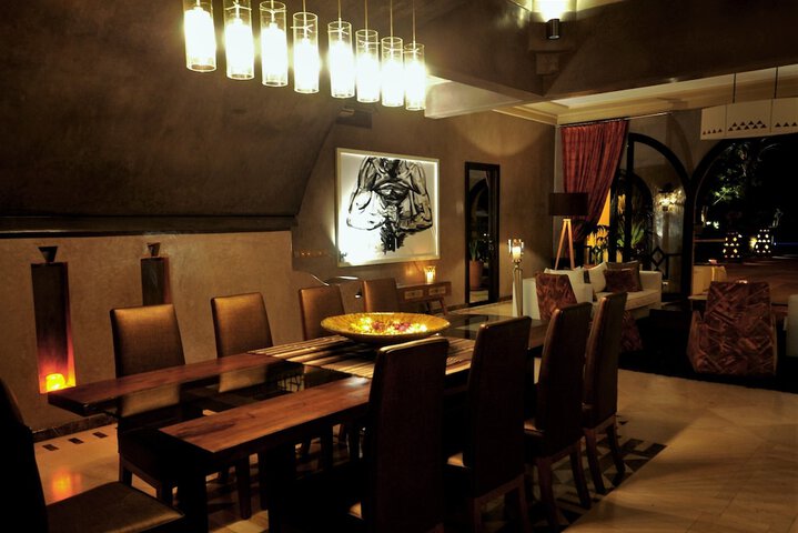 Room 28 of 65