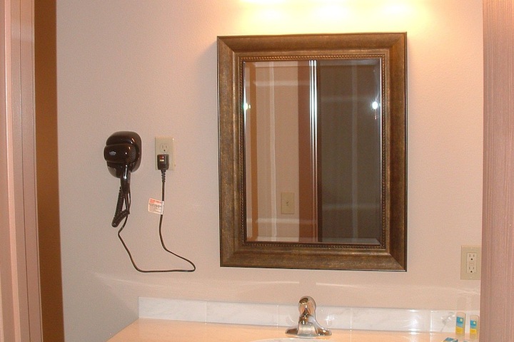 Room 13 of 27