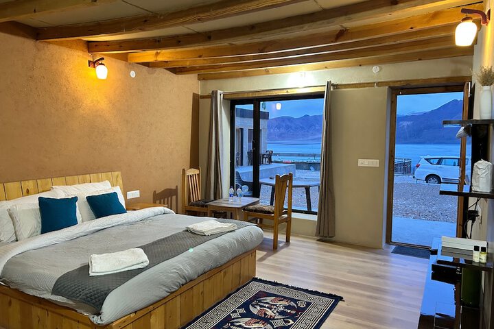 Room 3 of 10