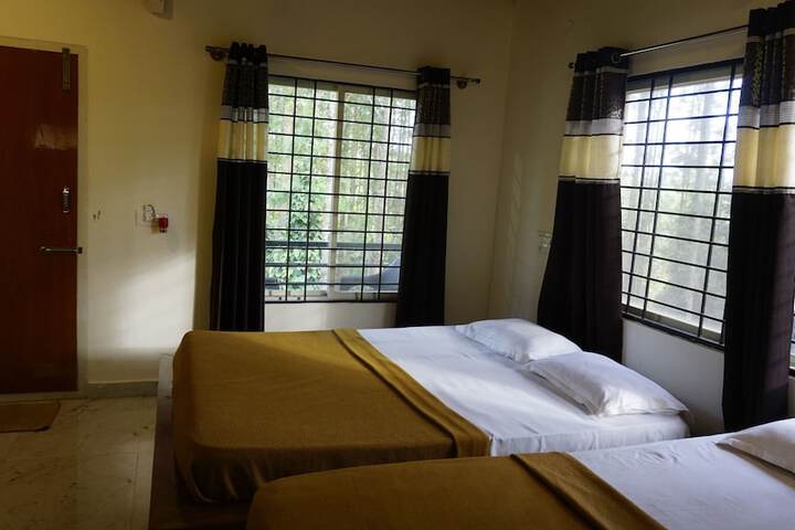 Room 15 of 76