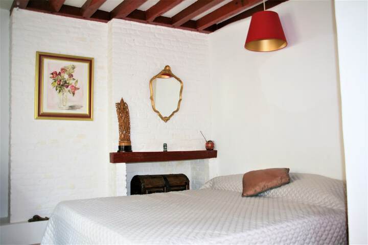 Room 6 of 10