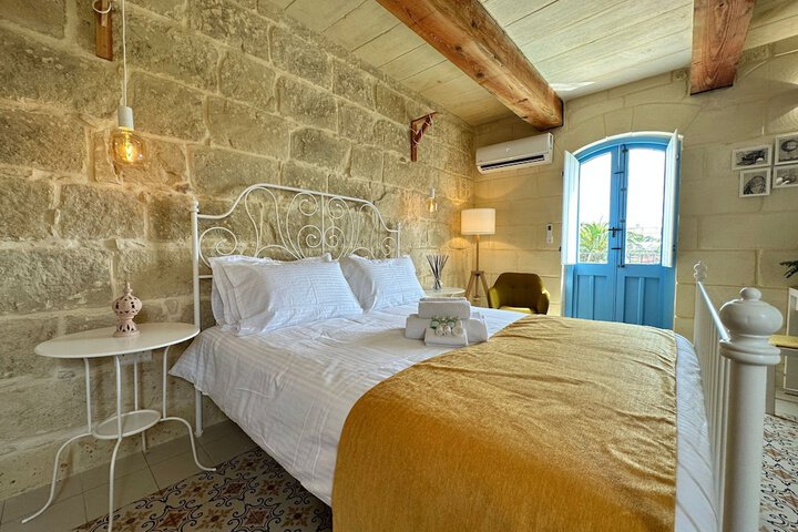 Room 3 of 74