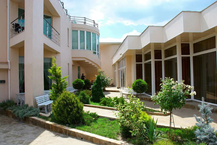Lux Hotel