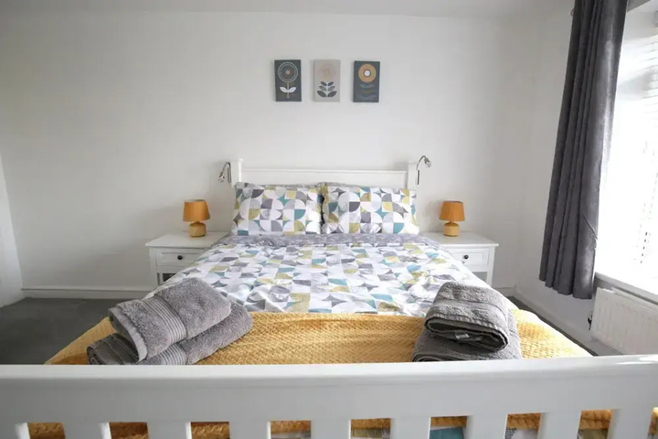 Room 5 of 17