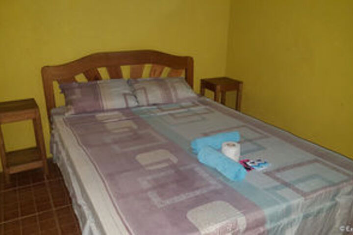 Room 9 of 28