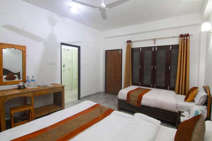 Room 9 of 30