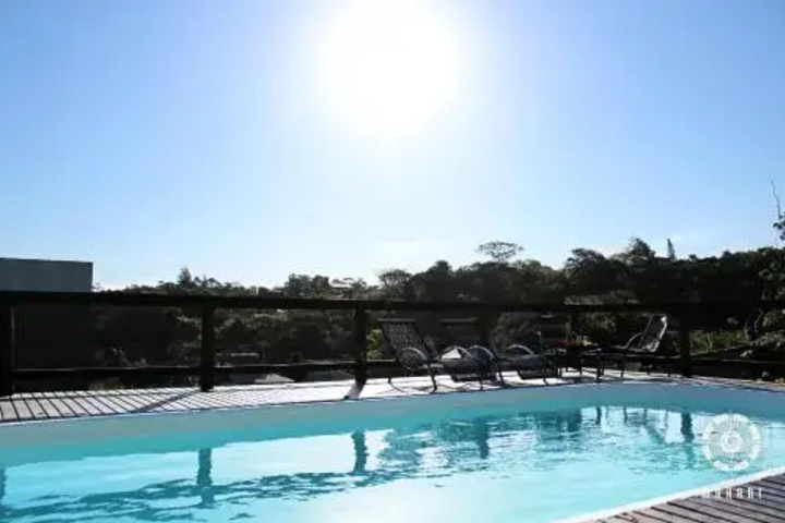 Pool 10 of 16