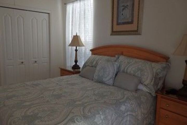 Room 10 of 32