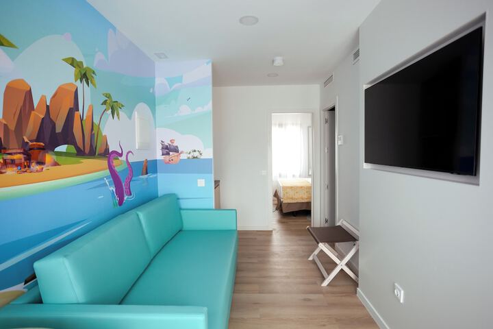 Room 15 of 43