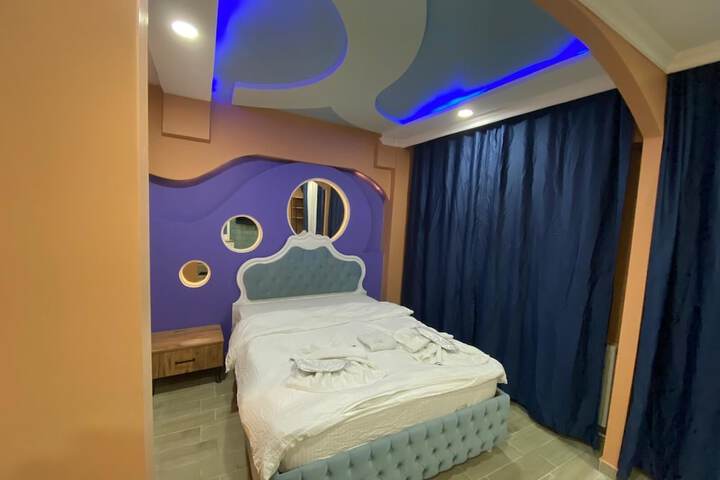 Room 8 of 22