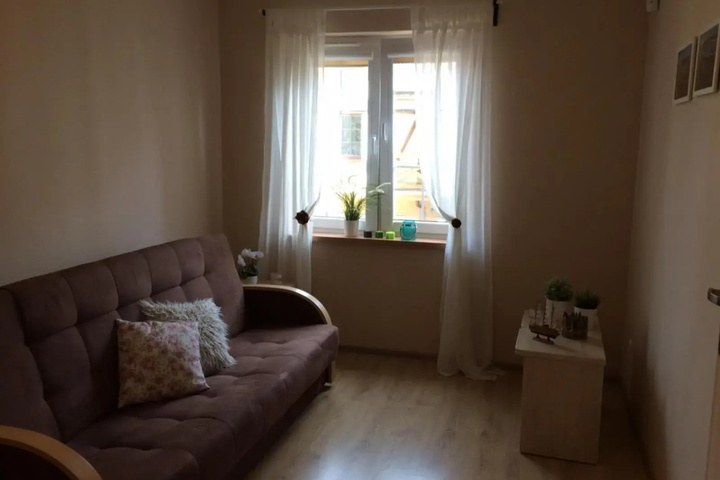 Room 5 of 16