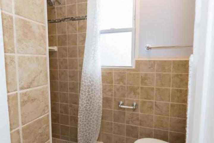 Charming studio - 3 min walk to PETWORTH Metro station 10 min to Convention Center