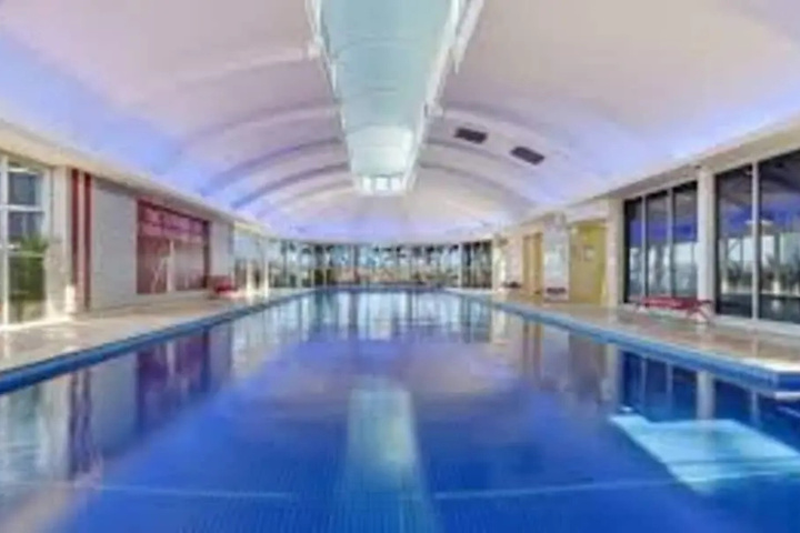 Pool 10 of 18