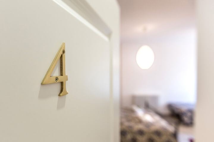 Room 38 of 103